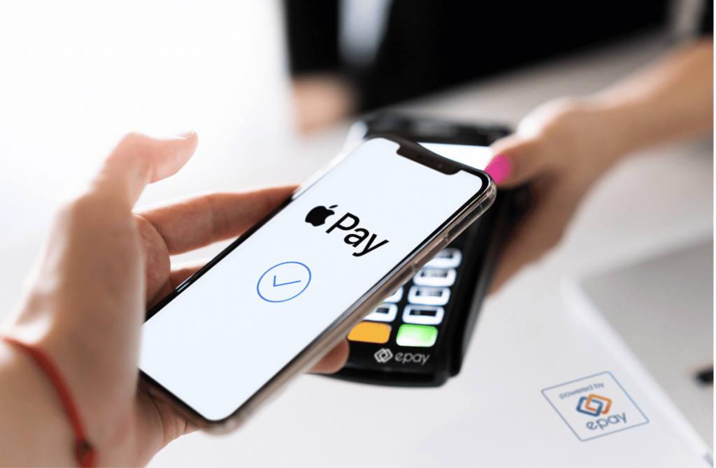 Customer paying payments with Apple Pay