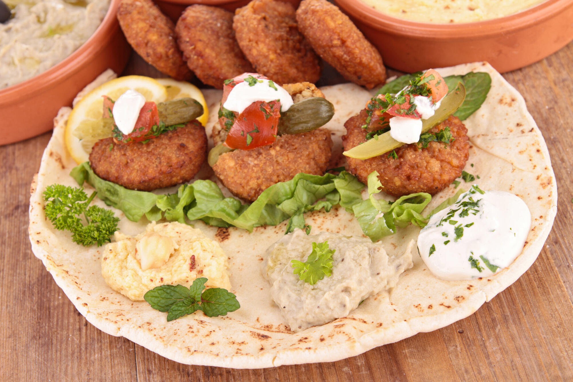 4 Quick and Easy Falafel Pita Recipe for Busy Weeknight Dinners